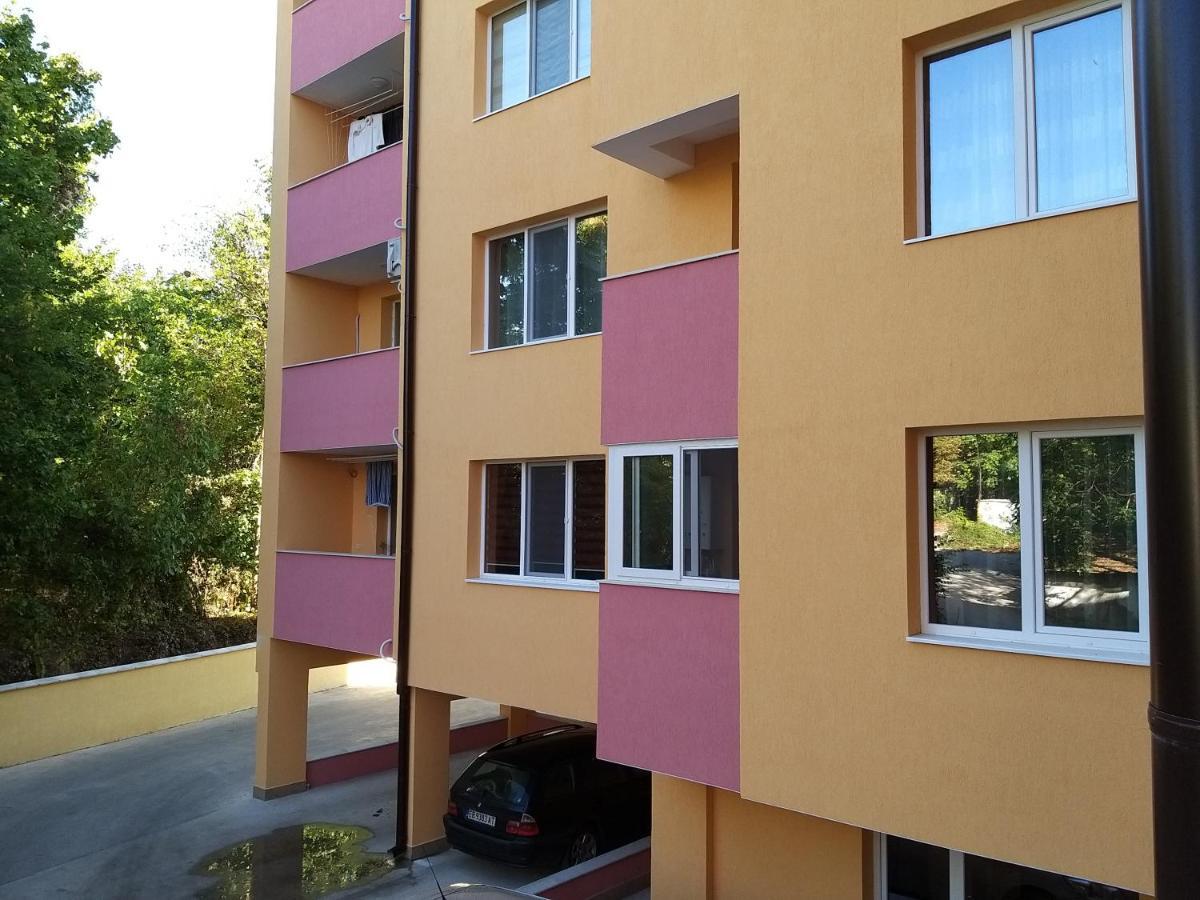 Апартамент Трапезица Скай Veliko Tarnovo Exterior photo